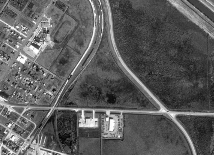 Historic bird's-eye facility photo from 1995.