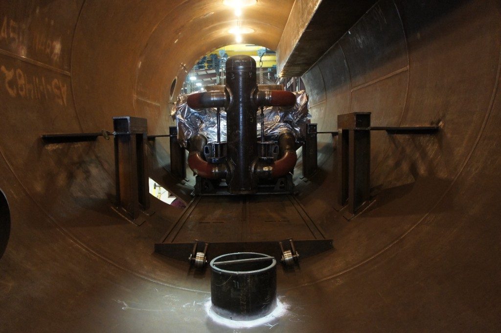 Internal piping fitted inside a vessel